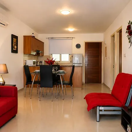 Ground Floor One Bedroom B2, 3 Pools, Free Wifi Peyia