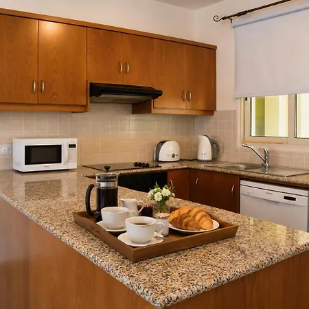 Ground Floor One Bedroom B2, 3 Pools, Free Wifi Apartment