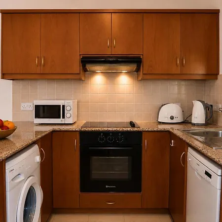 Apartment Ground Floor One Bedroom B2, 3 Pools, Free Wifi