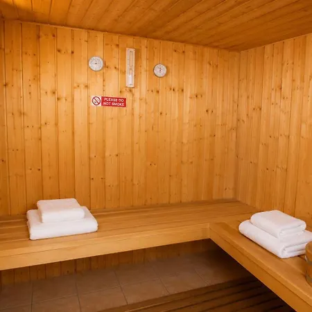 Apartment Ground Floor One Bedroom B2, 3 Pools, Free Wifi Peyia