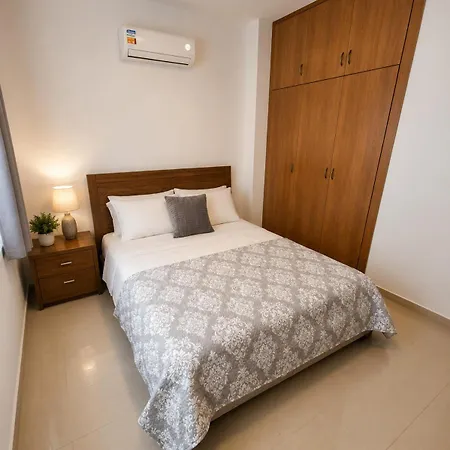 Ground Floor One Bedroom B2, 3 Pools, Free Wifi Apartment