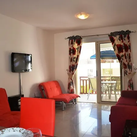 Ground Floor One Bedroom B2, 3 Pools, Free Wifi * Peyia