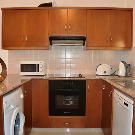 Ground Floor One Bedroom B2, 3 Pools, Free Wifi Apartment