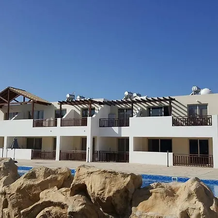 Apartment Ground Floor One Bedroom B2, 3 Pools, Free Wifi Peyia